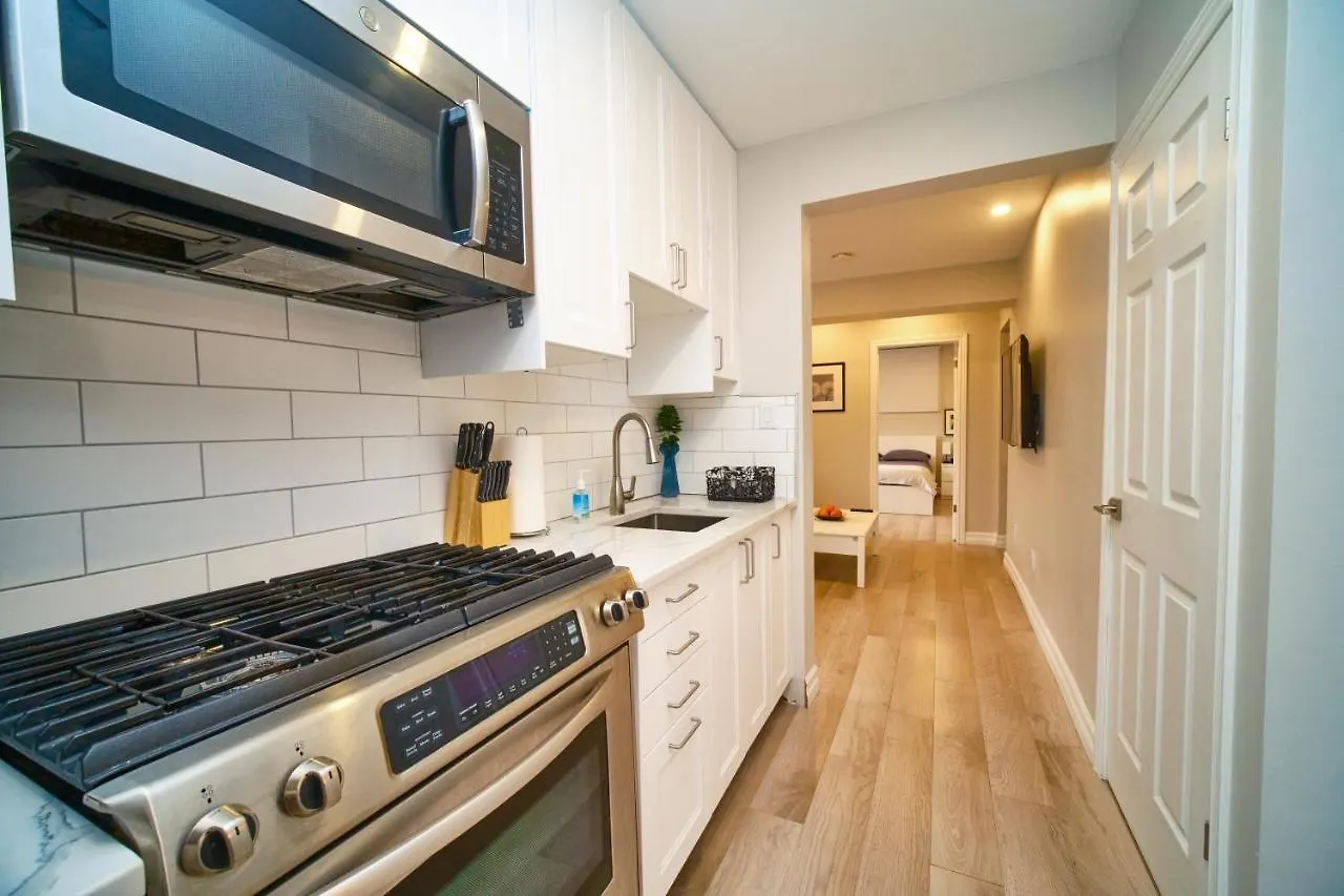 Hamilton Oasis - Luxe Beds - Bbq Haven - Pool Apartment Canada