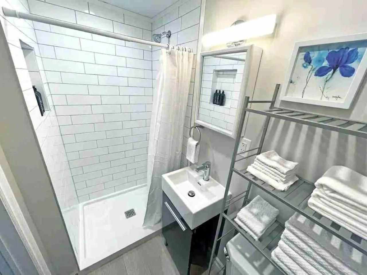 Hamilton Oasis - Luxe Beds - Bbq Haven - Pool Apartment Canada